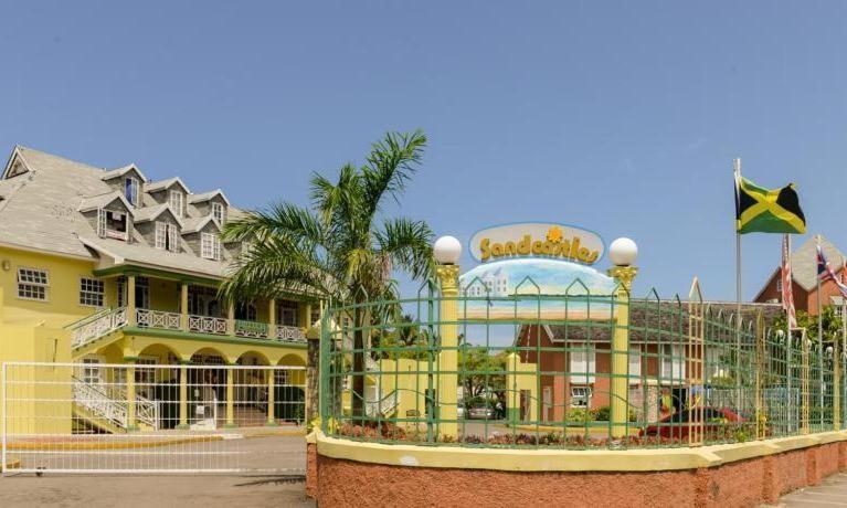 Rosi Ocean Sand Hotel Apt Очо-Риос Экстерьер фото