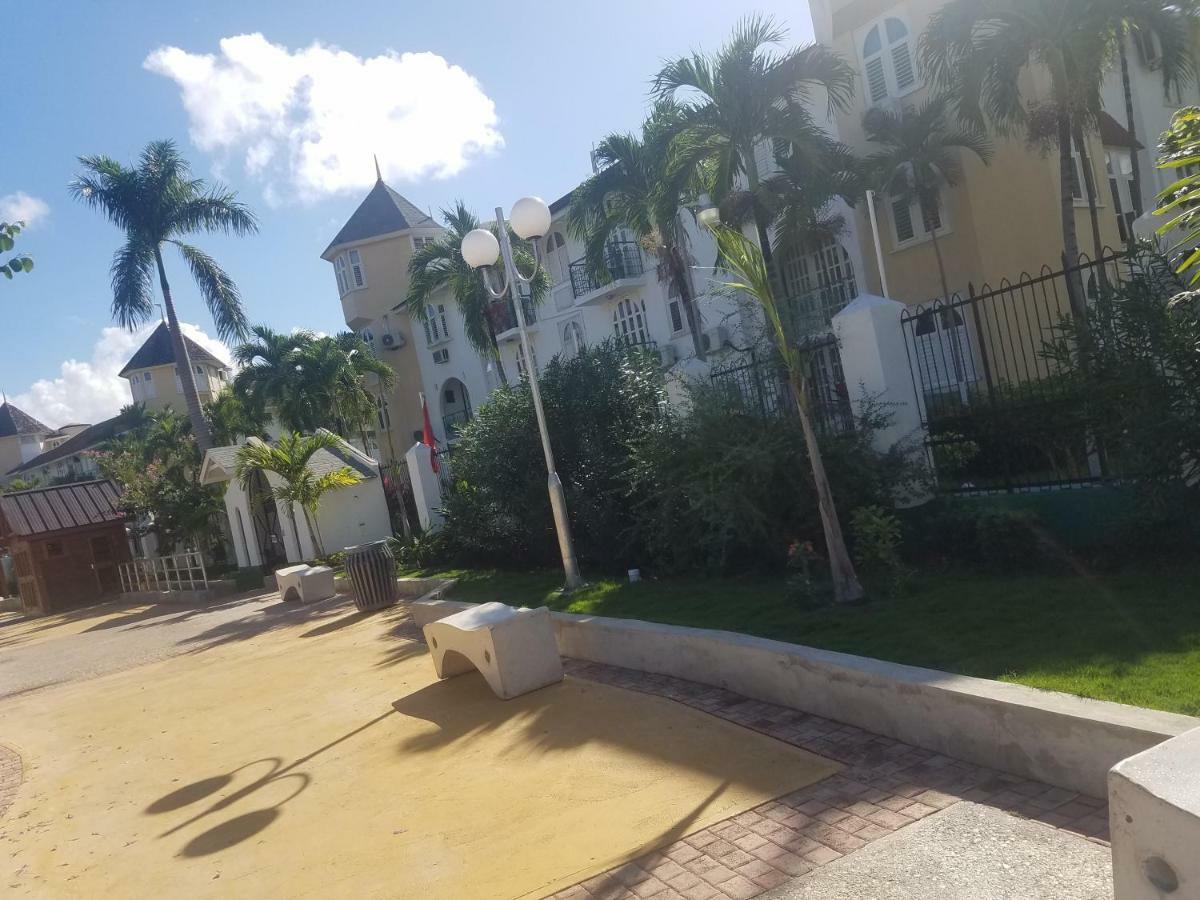 Rosi Ocean Sand Hotel Apt Очо-Риос Экстерьер фото