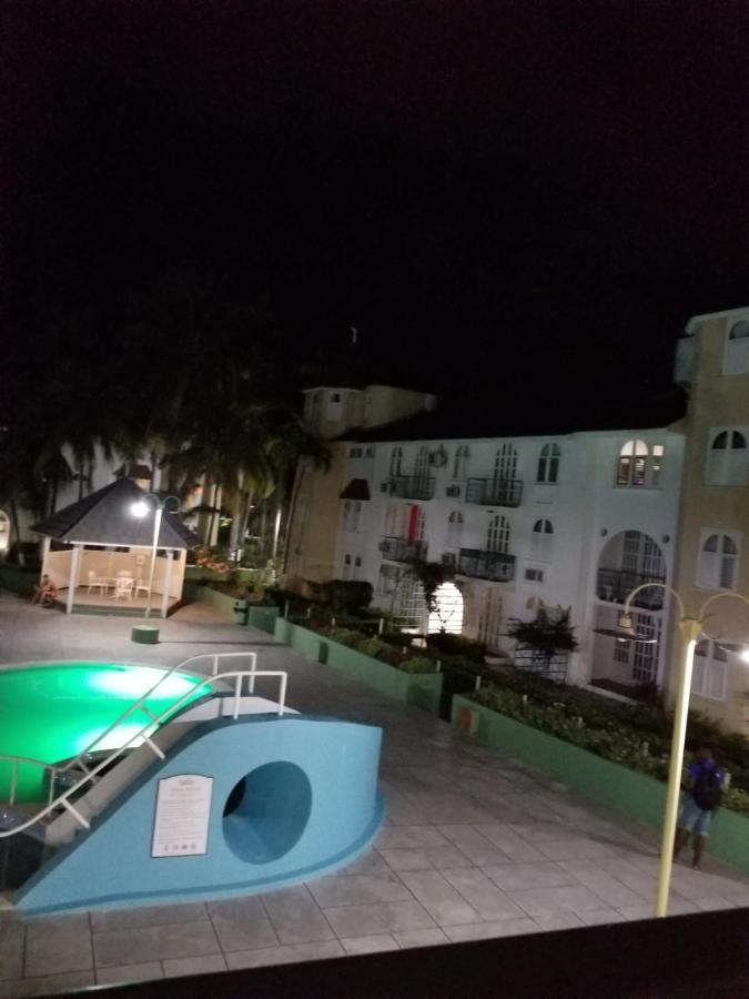 Rosi Ocean Sand Hotel Apt Очо-Риос Экстерьер фото